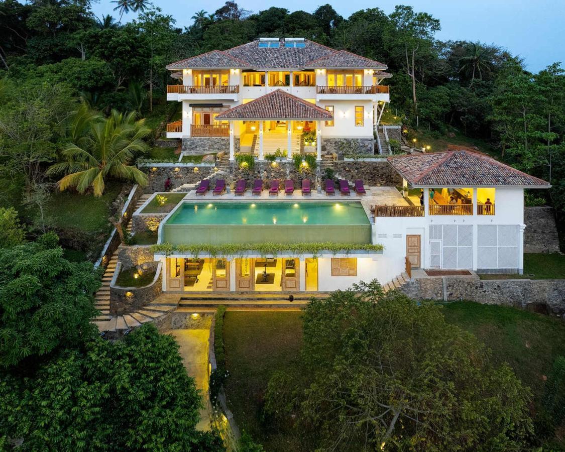 The Divine Villa タール エクステリア 写真